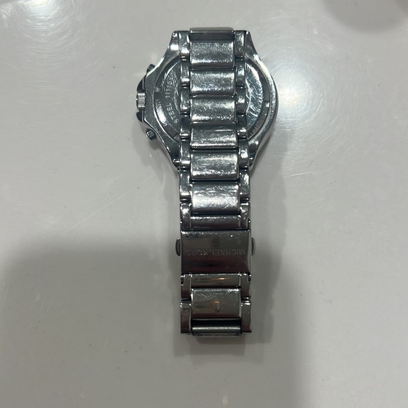 Michael kors wach $35 - Picture 3 of 3